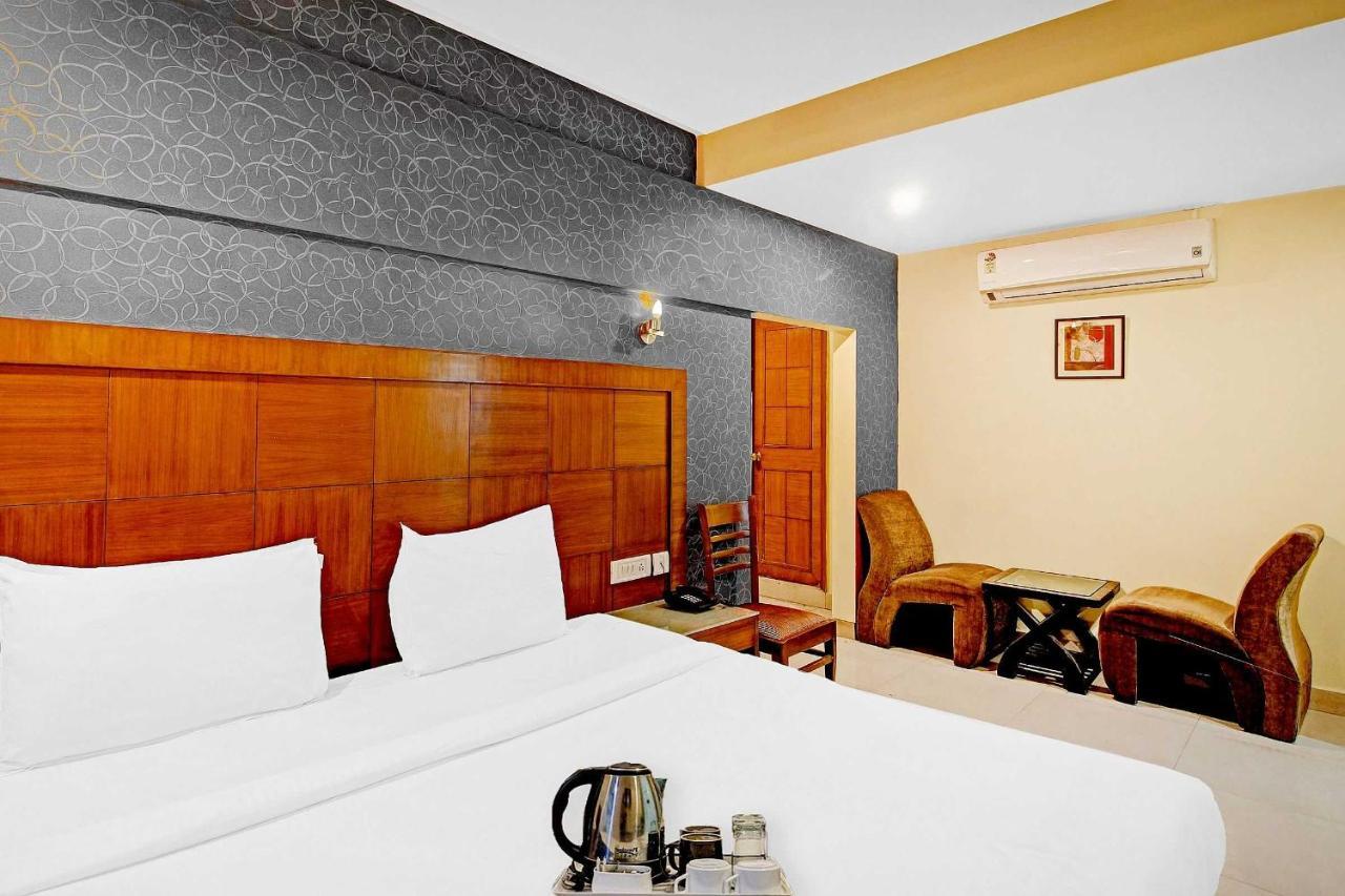 Hotel Townhouse The Grand Plaza Hajdarabad Zewnętrze zdjęcie