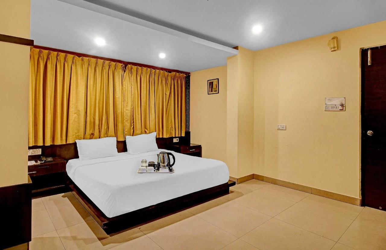 Hotel Townhouse The Grand Plaza Hajdarabad Zewnętrze zdjęcie
