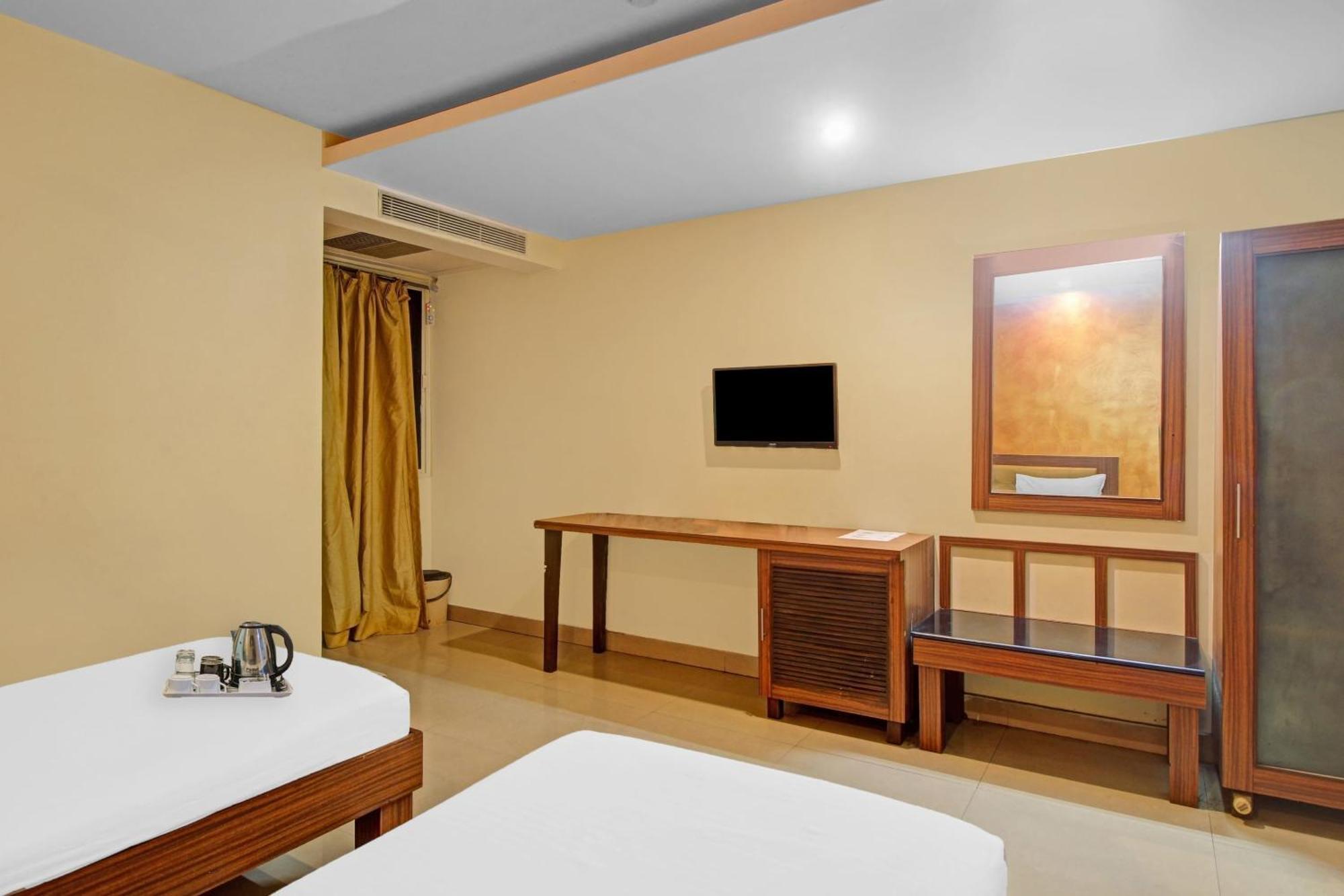 Hotel Townhouse The Grand Plaza Hajdarabad Zewnętrze zdjęcie