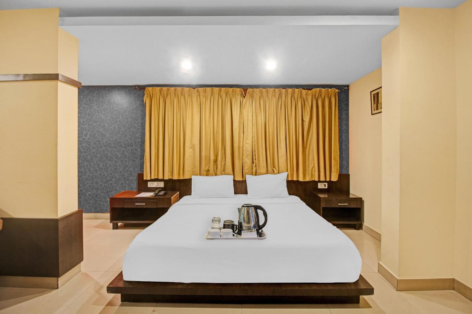 Hotel Townhouse The Grand Plaza Hajdarabad Zewnętrze zdjęcie