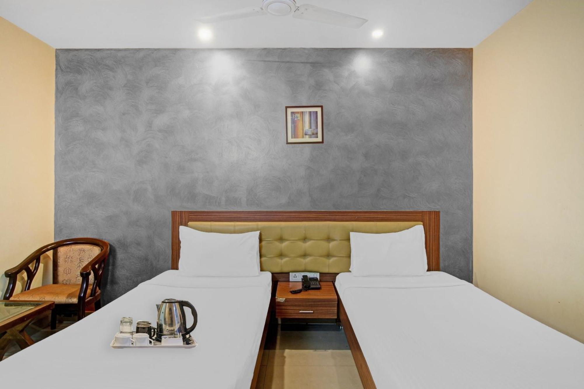 Hotel Townhouse The Grand Plaza Hajdarabad Zewnętrze zdjęcie
