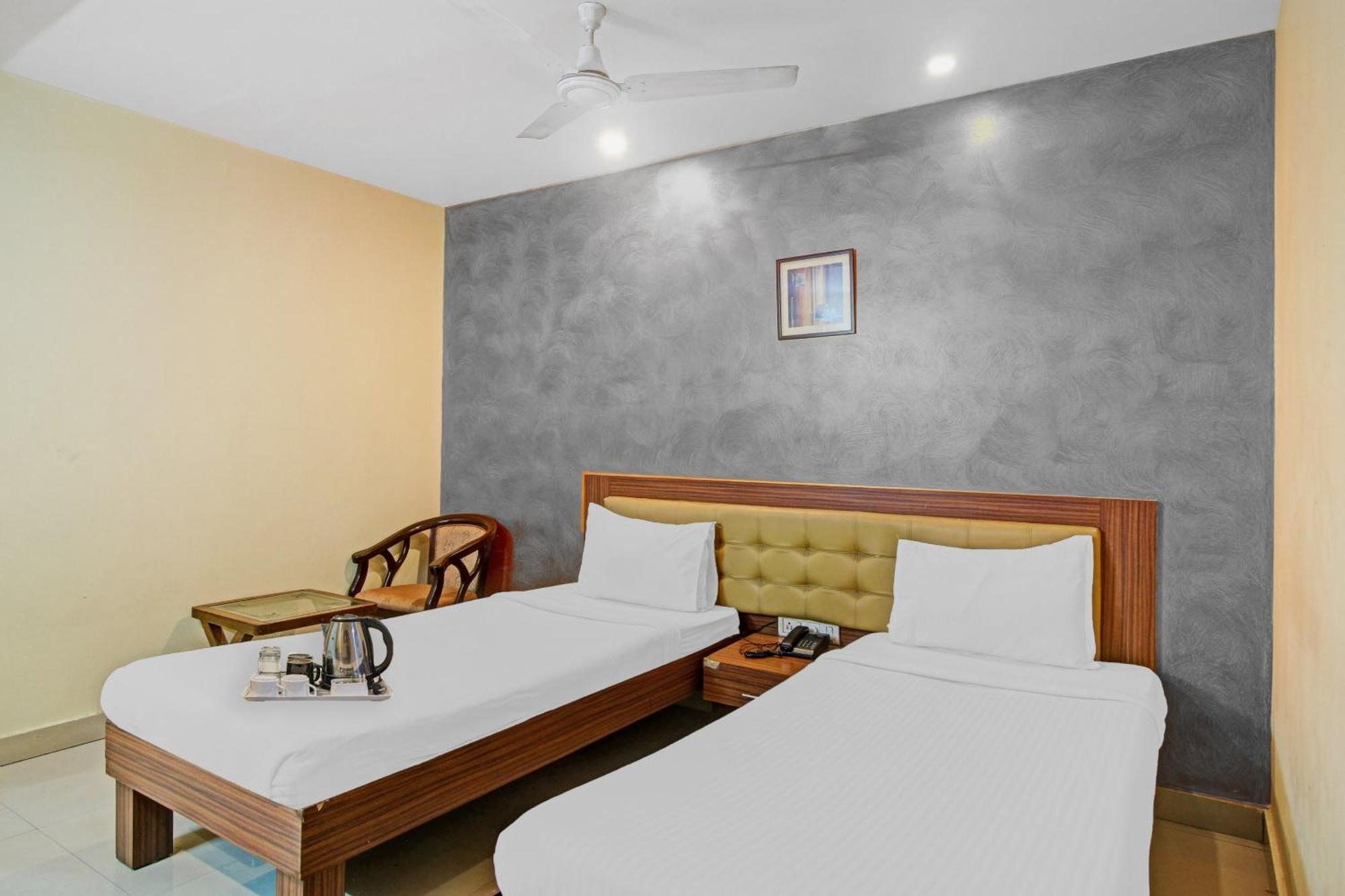 Hotel Townhouse The Grand Plaza Hajdarabad Zewnętrze zdjęcie