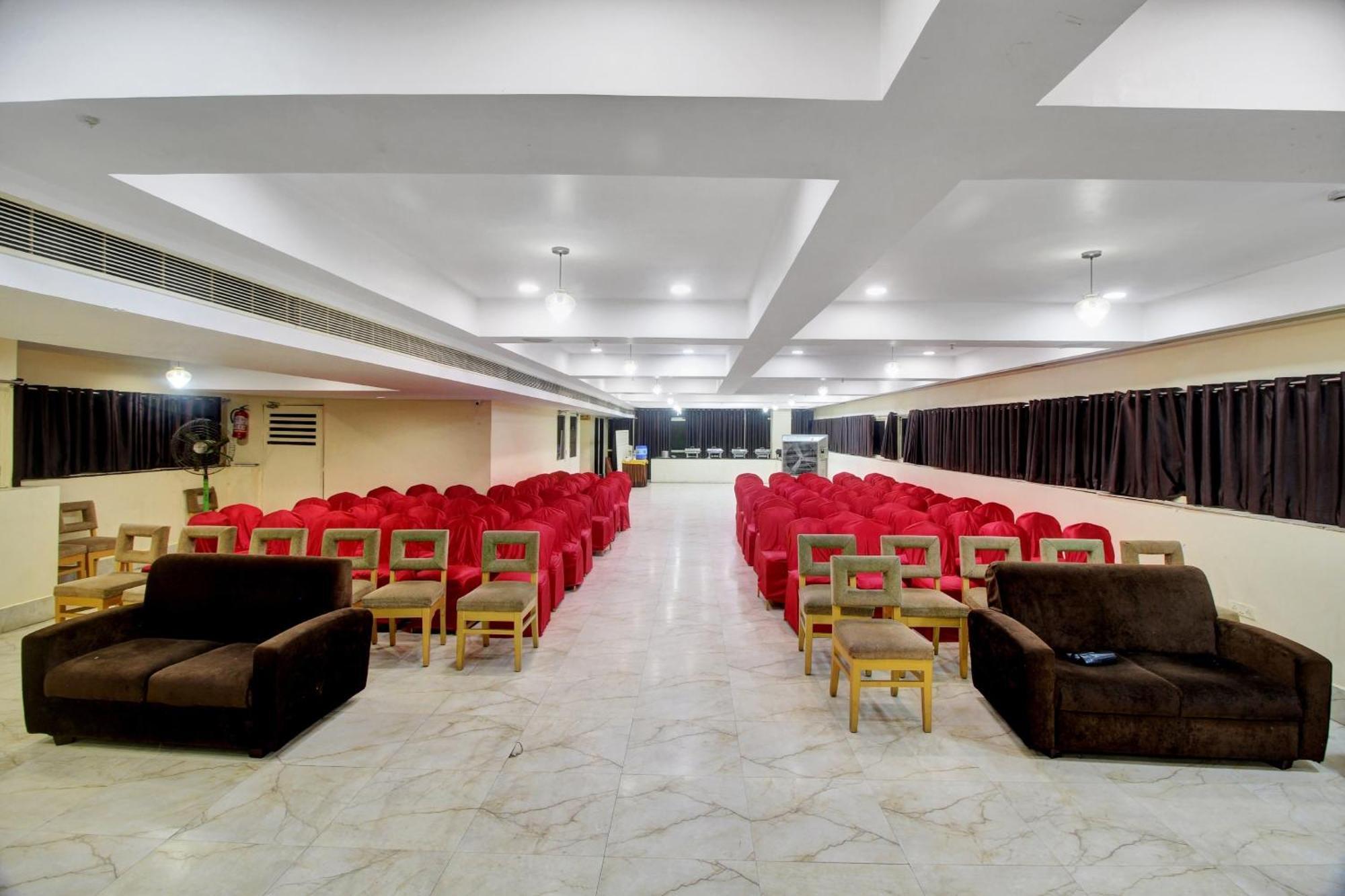Hotel Townhouse The Grand Plaza Hajdarabad Zewnętrze zdjęcie