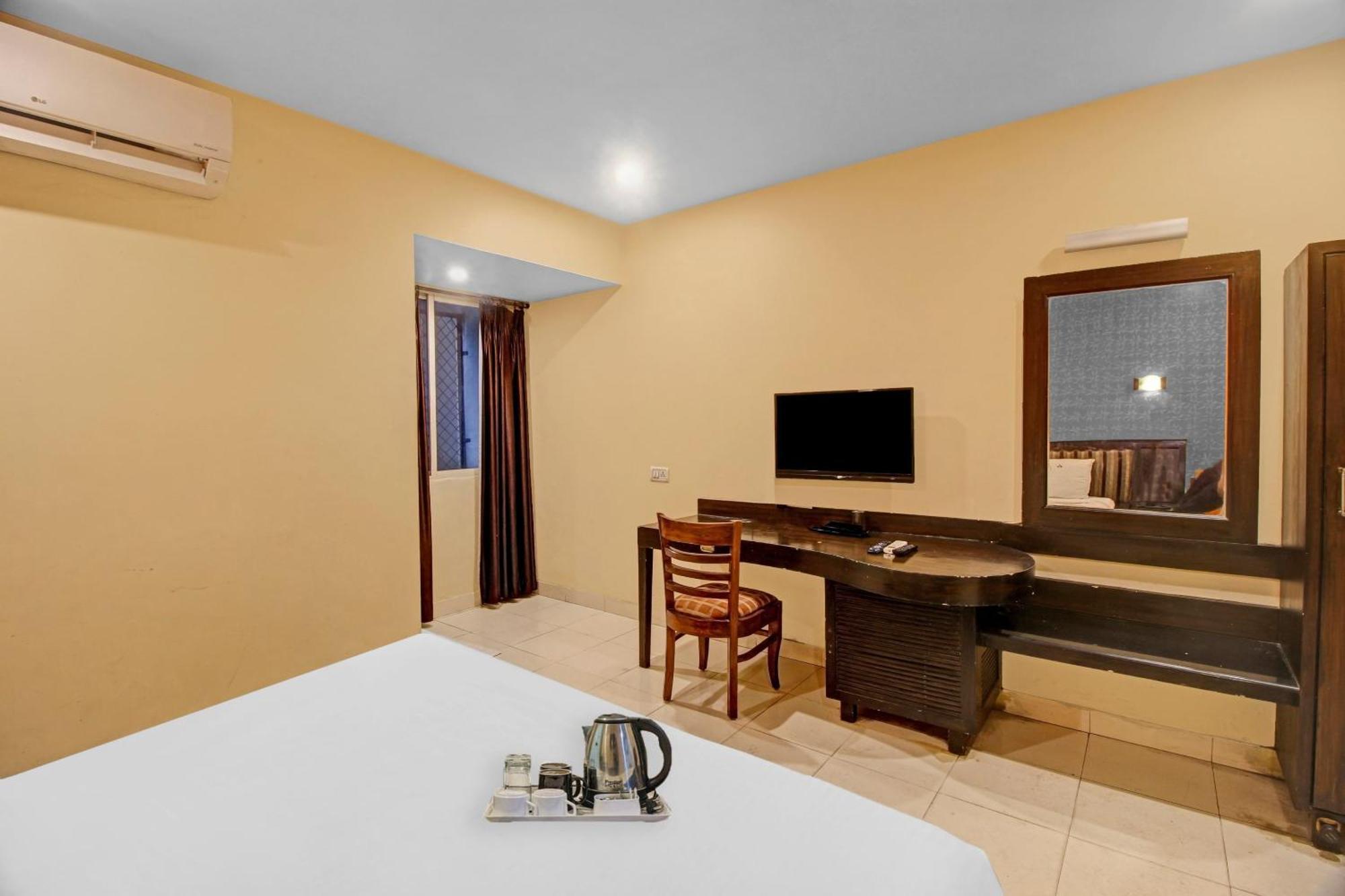 Hotel Townhouse The Grand Plaza Hajdarabad Zewnętrze zdjęcie