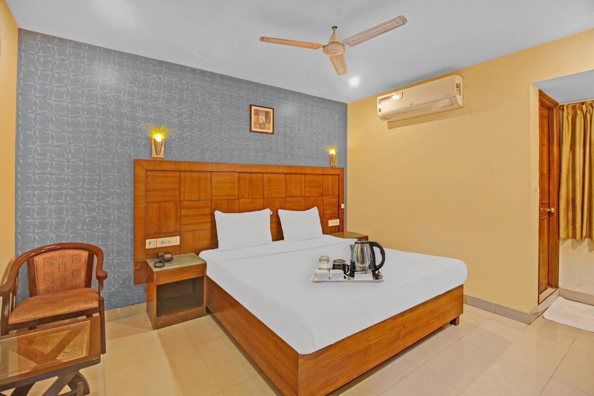 Hotel Townhouse The Grand Plaza Hajdarabad Zewnętrze zdjęcie