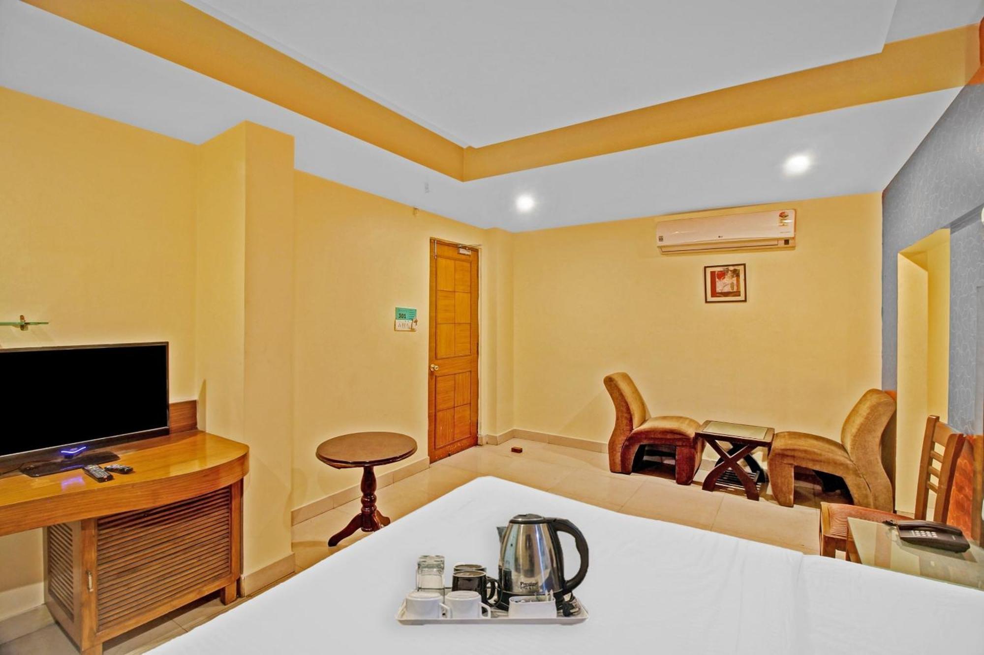 Hotel Townhouse The Grand Plaza Hajdarabad Zewnętrze zdjęcie