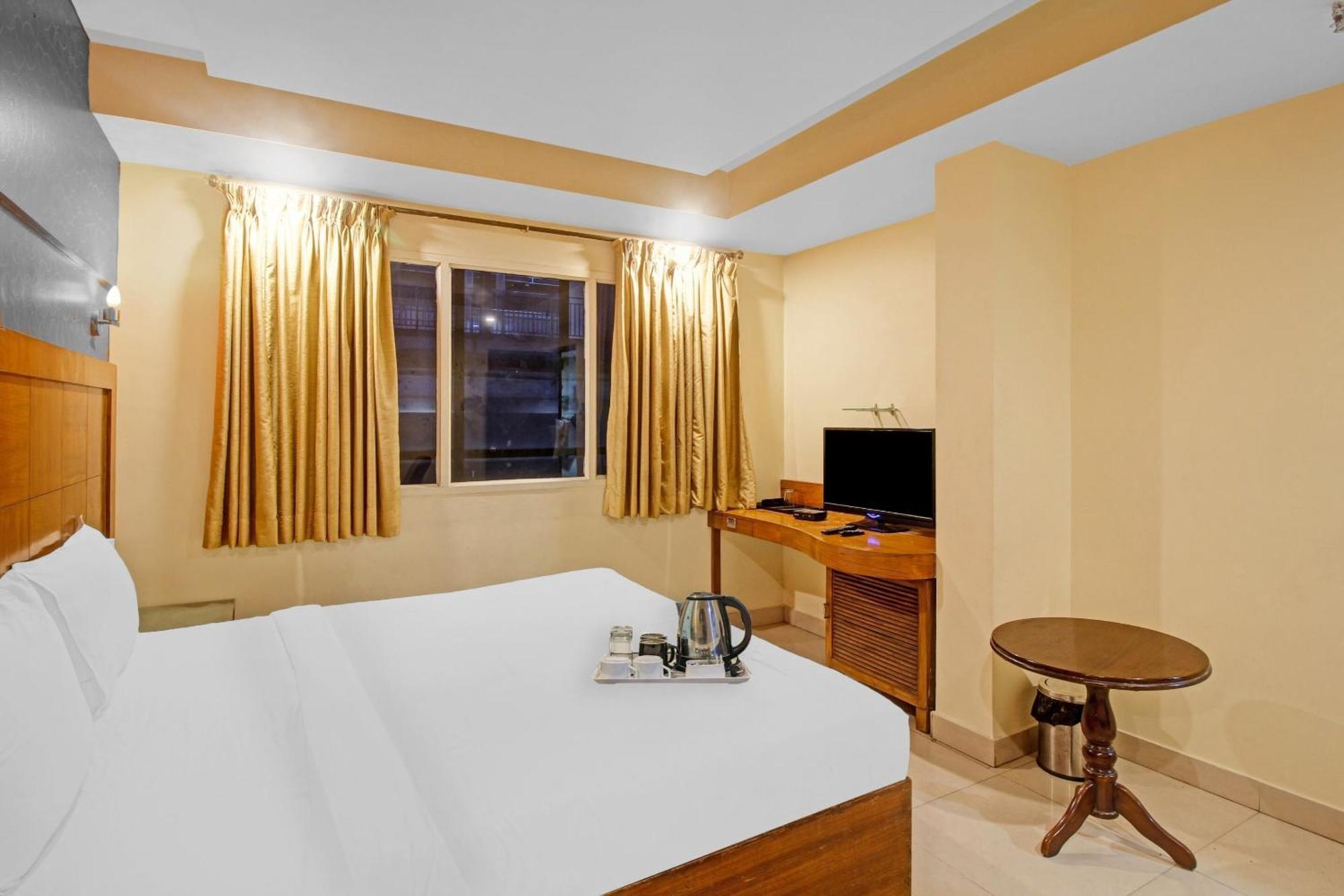 Hotel Townhouse The Grand Plaza Hajdarabad Zewnętrze zdjęcie