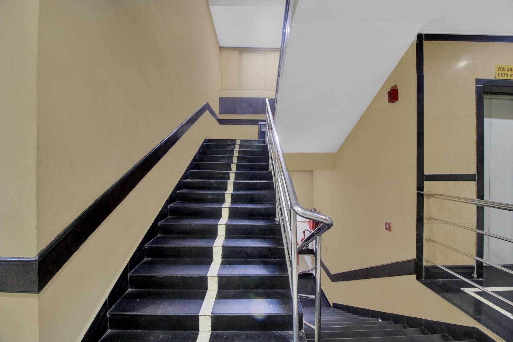 Hotel Townhouse The Grand Plaza Hajdarabad Zewnętrze zdjęcie