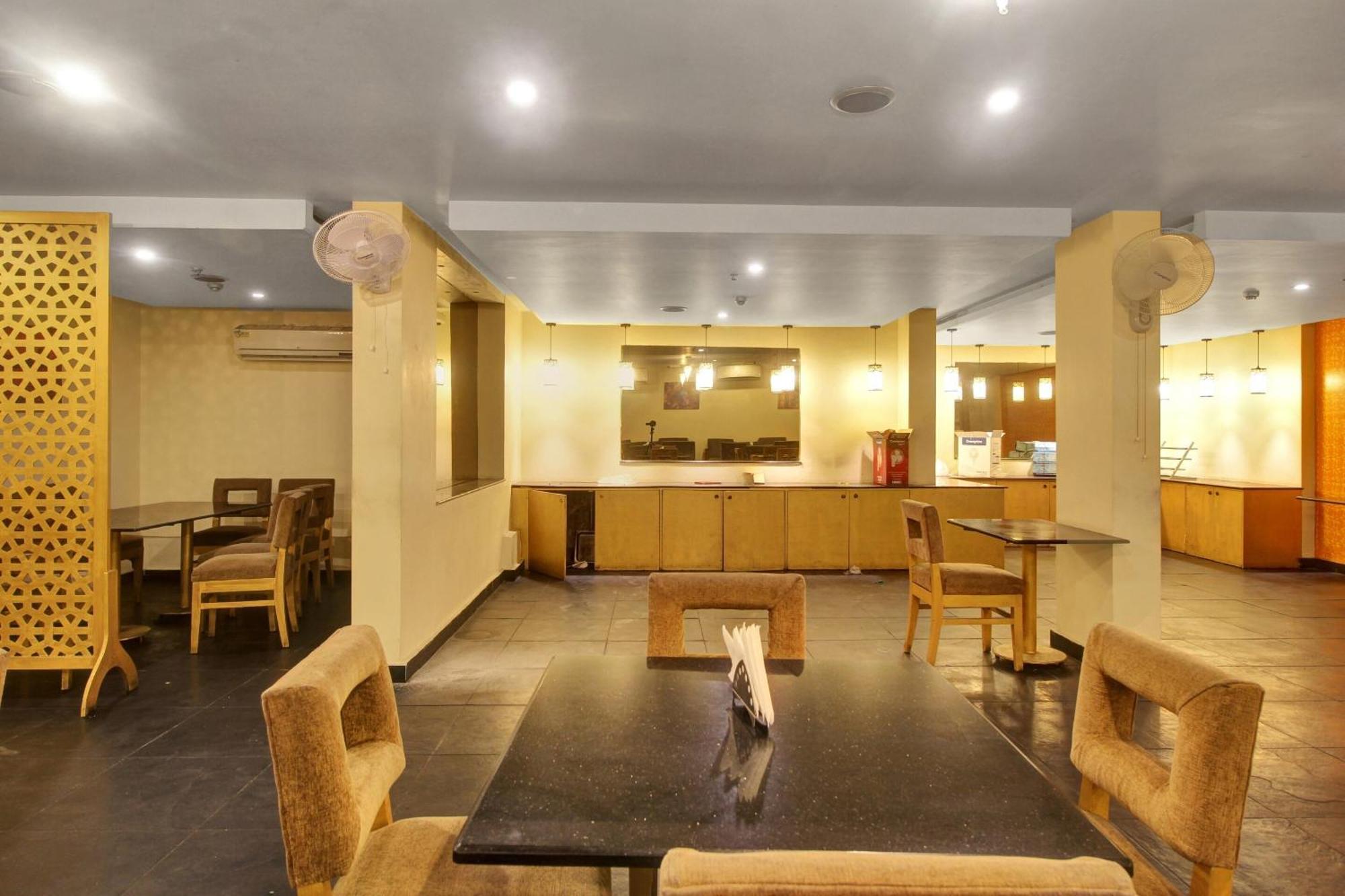Hotel Townhouse The Grand Plaza Hajdarabad Zewnętrze zdjęcie